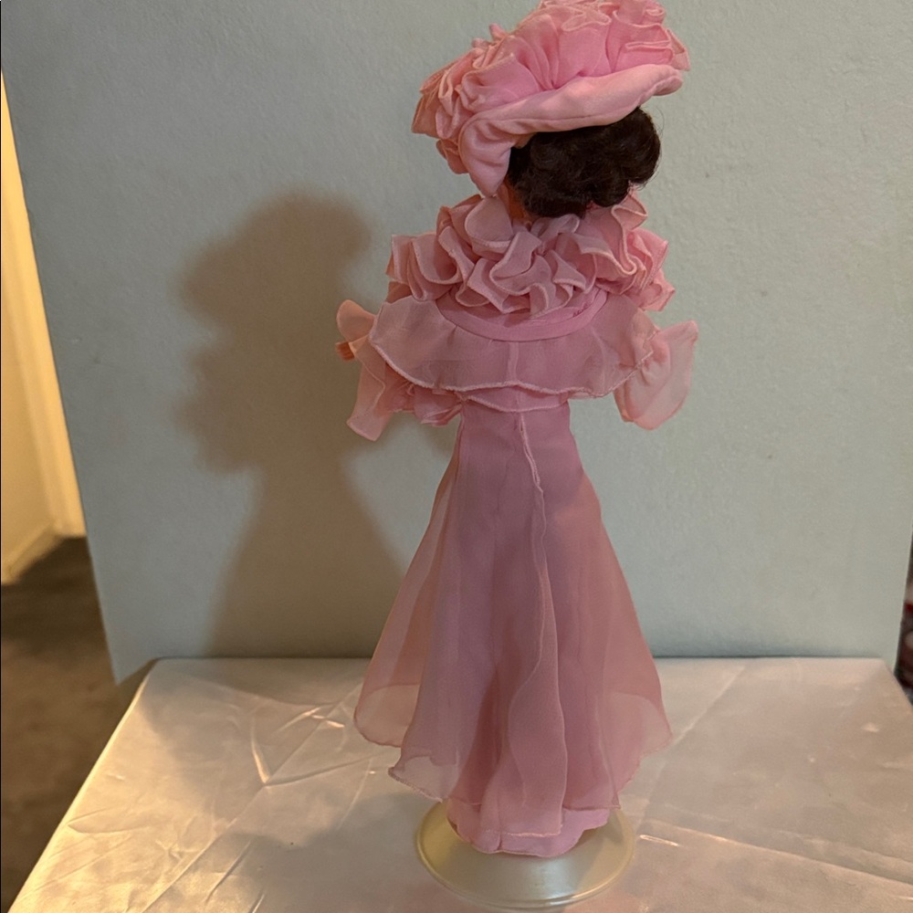 Barbie as Elisa Doolittle in My Fair Lady! - Picture 2 of 2